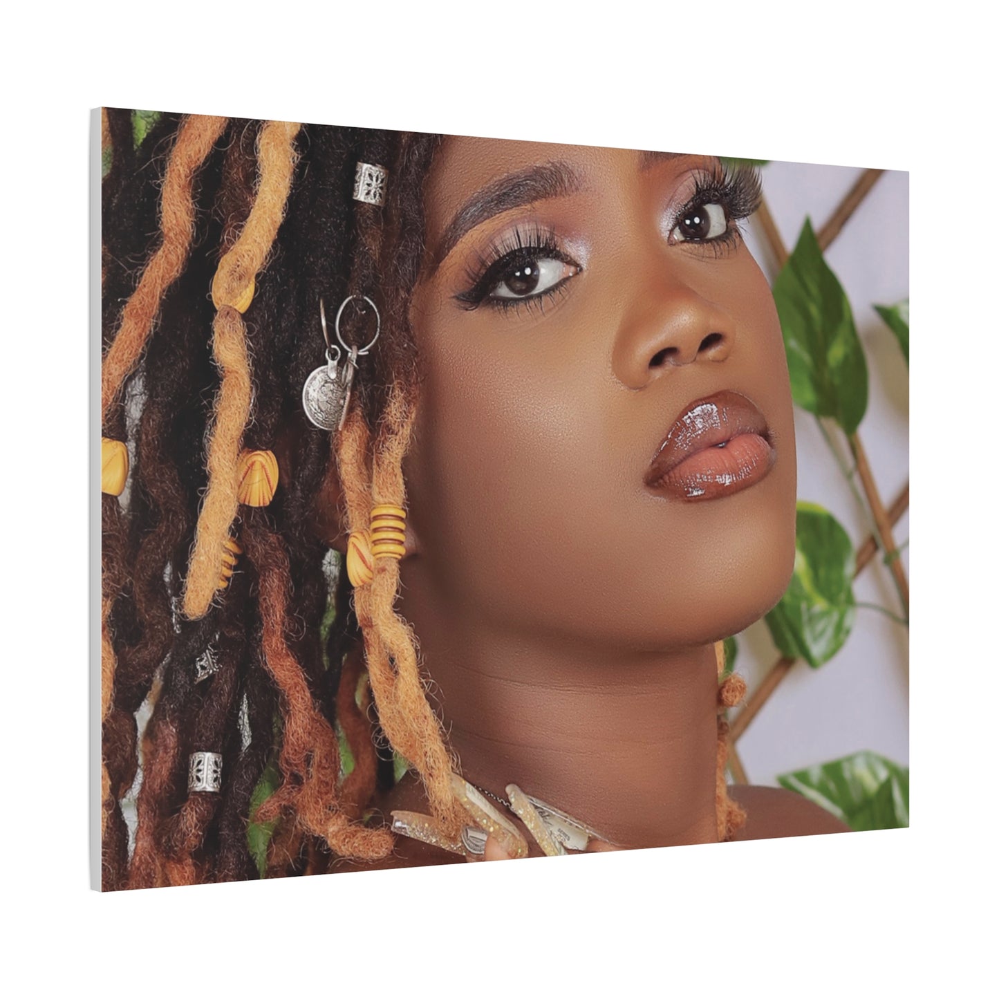 Custom Canvas Creations,
Personalized Boards.
