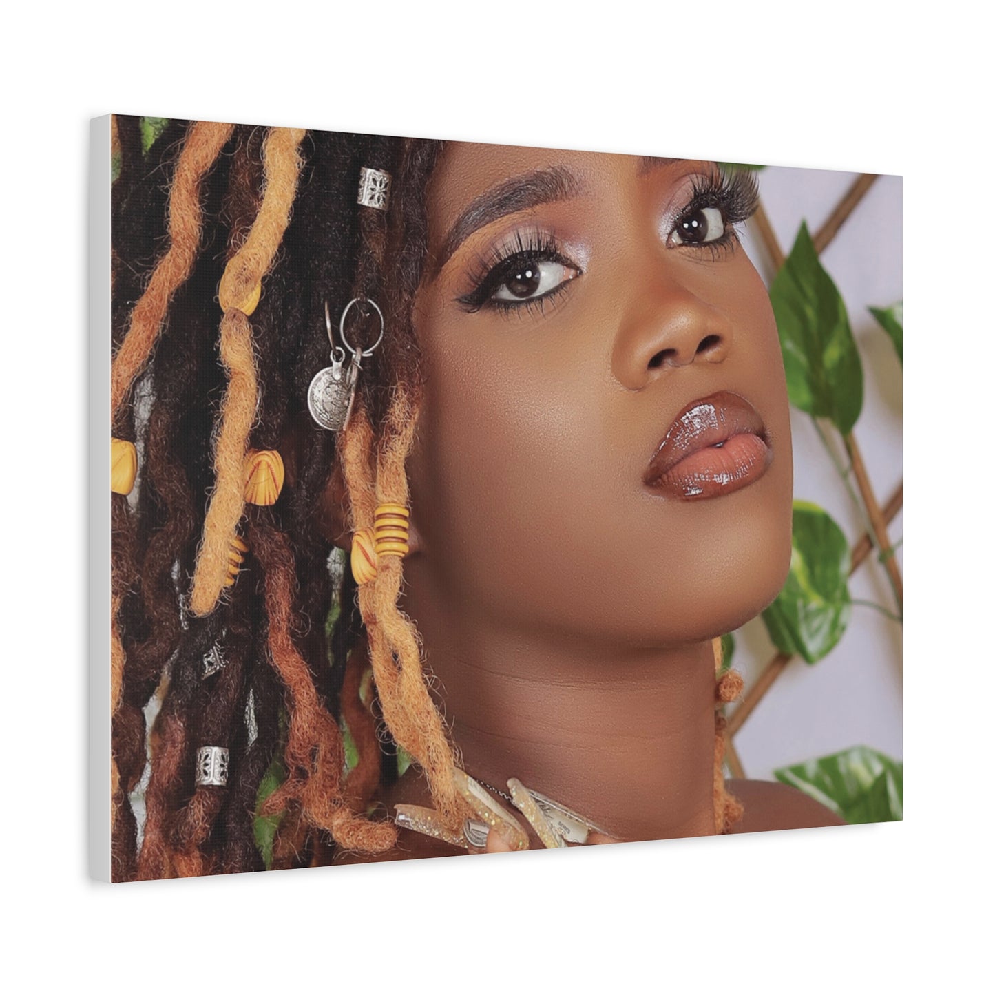 Custom Canvas Creations,
Personalized Boards.
