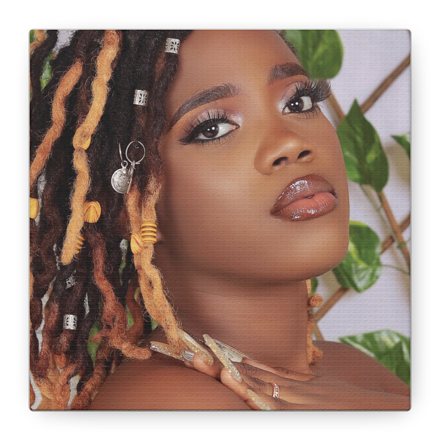 Custom Canvas Creations,
Personalized Boards.